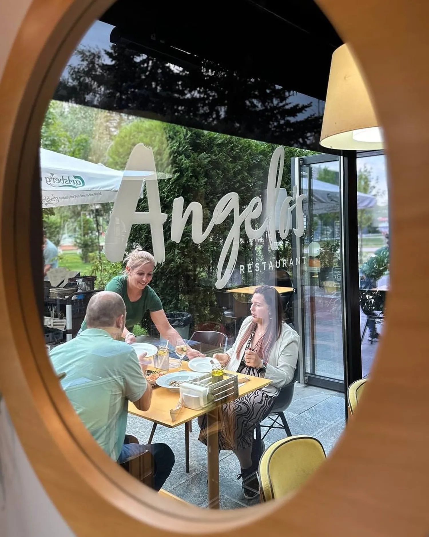 Обслужване в Angelo's