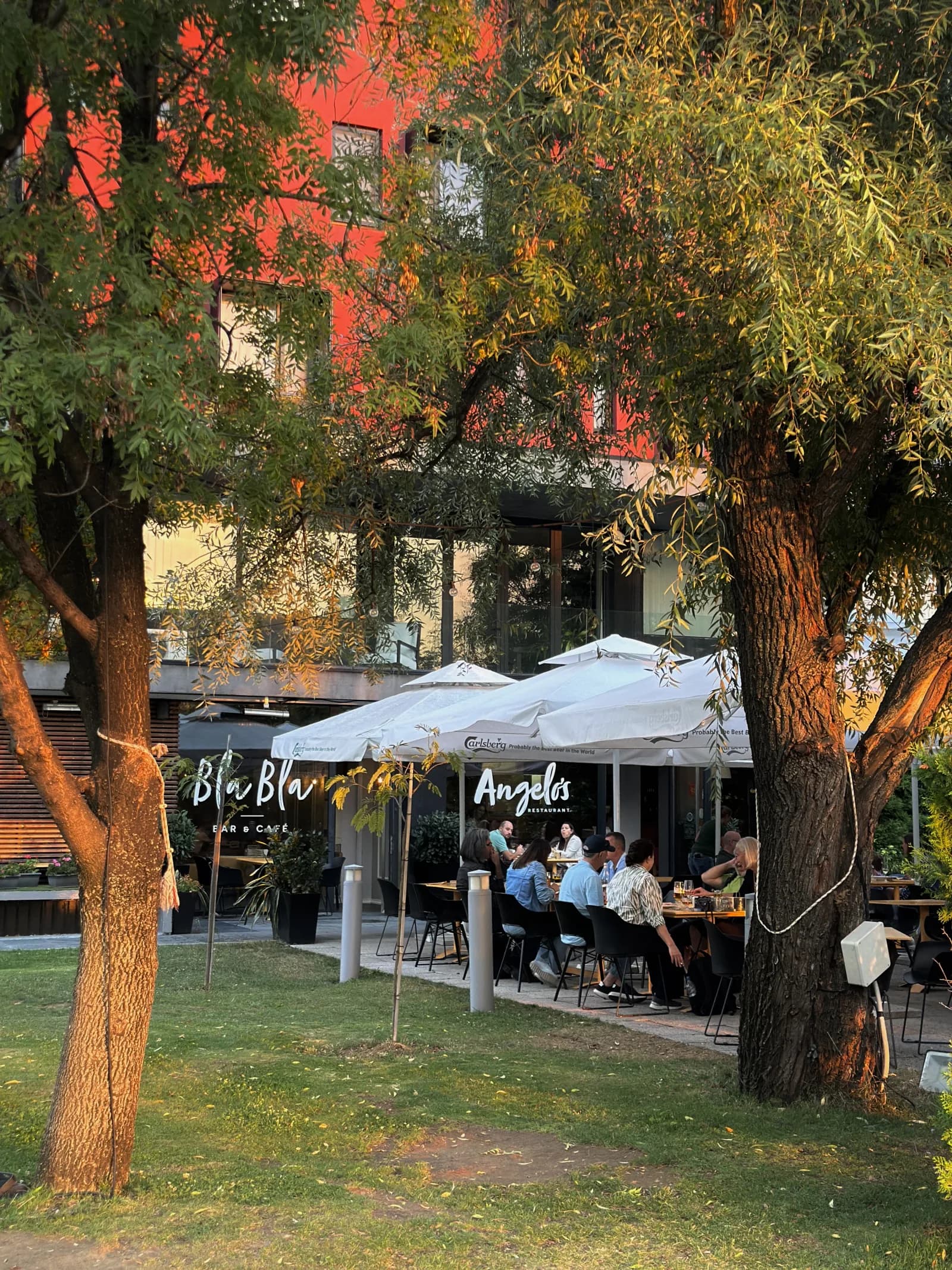 Angelo's в Каньон Парк