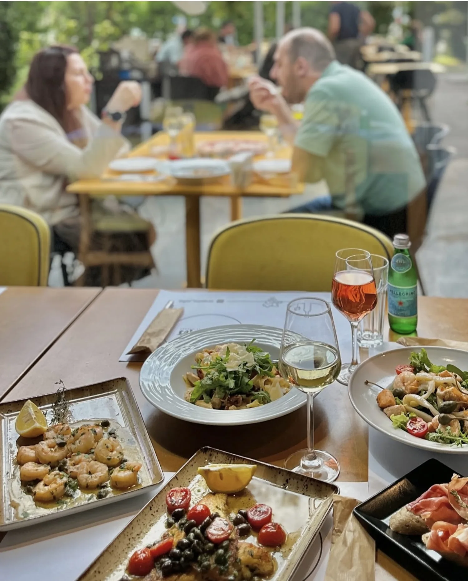 Италианска трапеза в градината на Angelo's