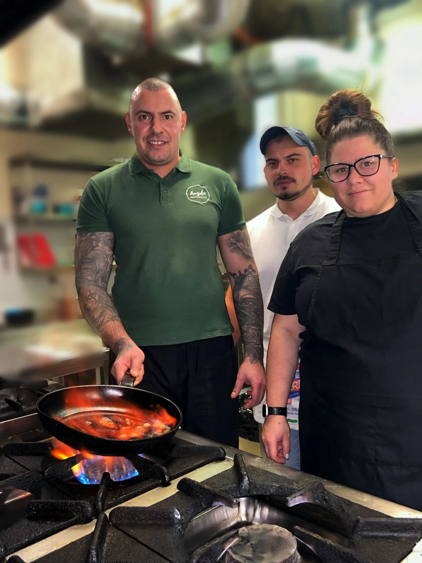 Екипът на Angelo's в кухнята
