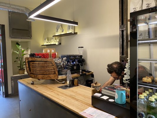 Barra de NAJI Specialty Coffee en Chamberí
