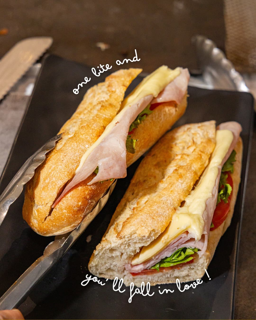 Deux sandwichs baguette préparés par l’Arty Caffé