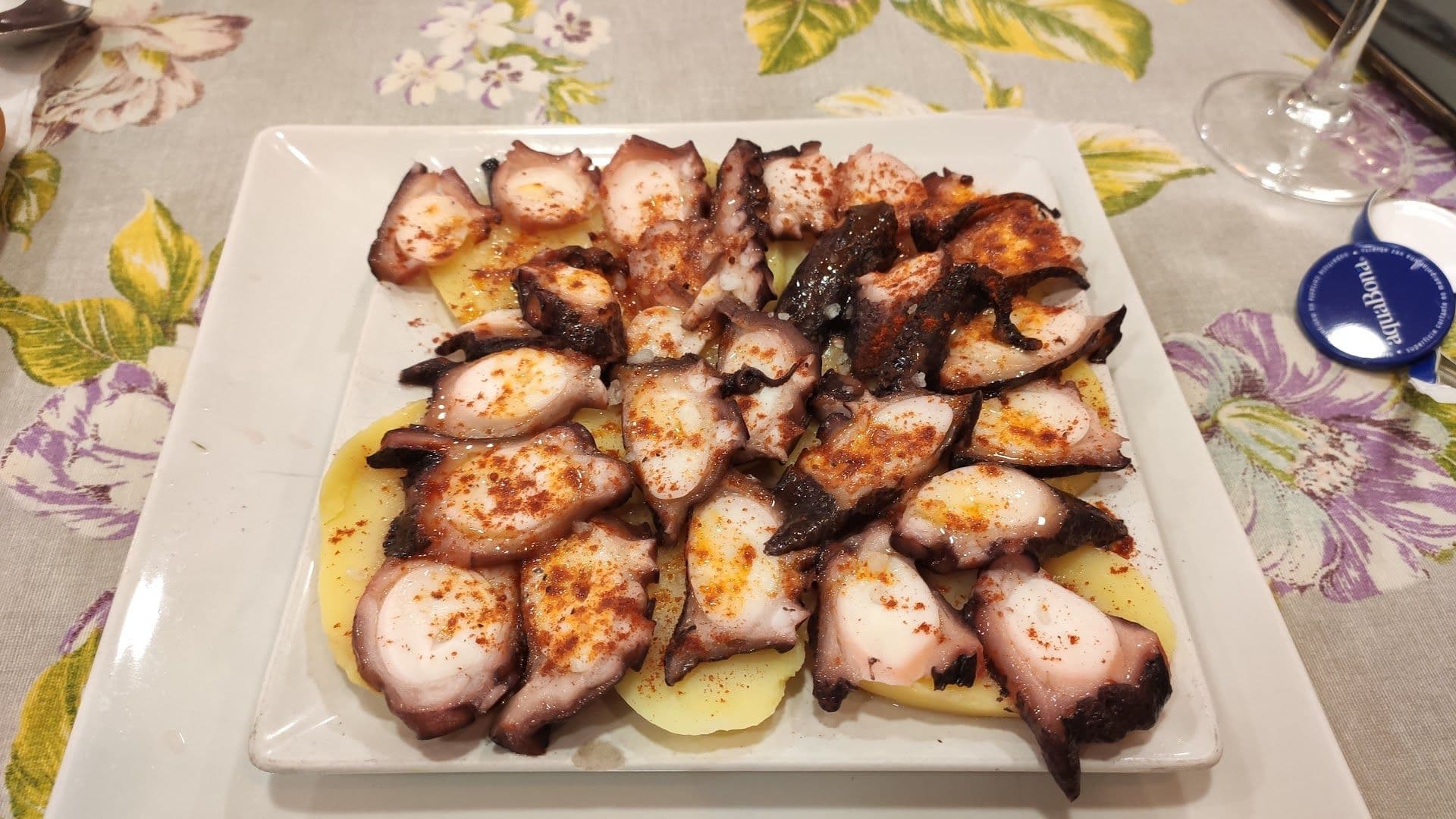 Pulpo a la gallega con patata